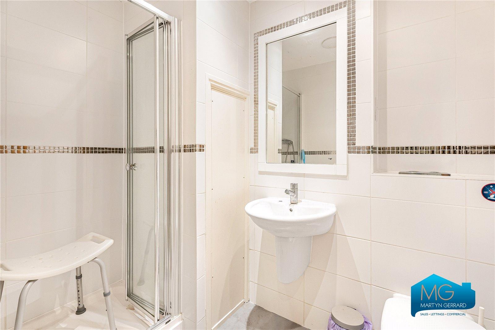 5 bedroom Semi-Detached House to rent - Martyn Gerrard