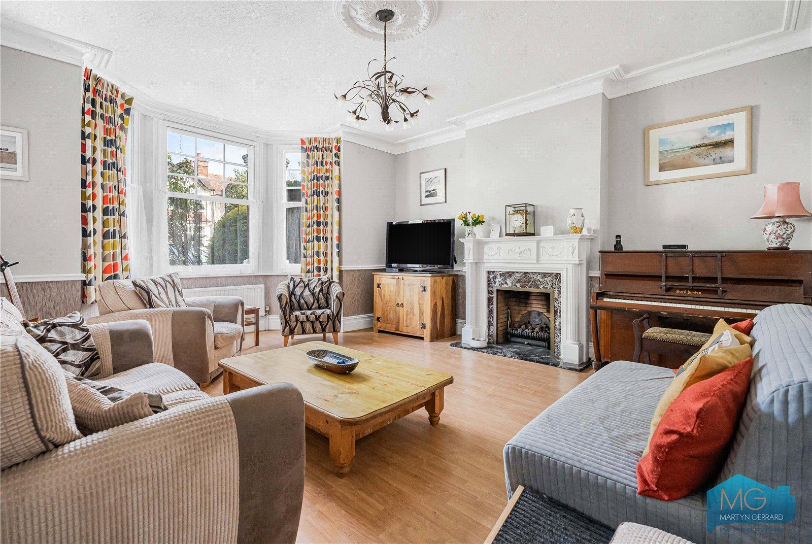Leicester Road, Barnet, EN5+  - Martyn Gerrard
