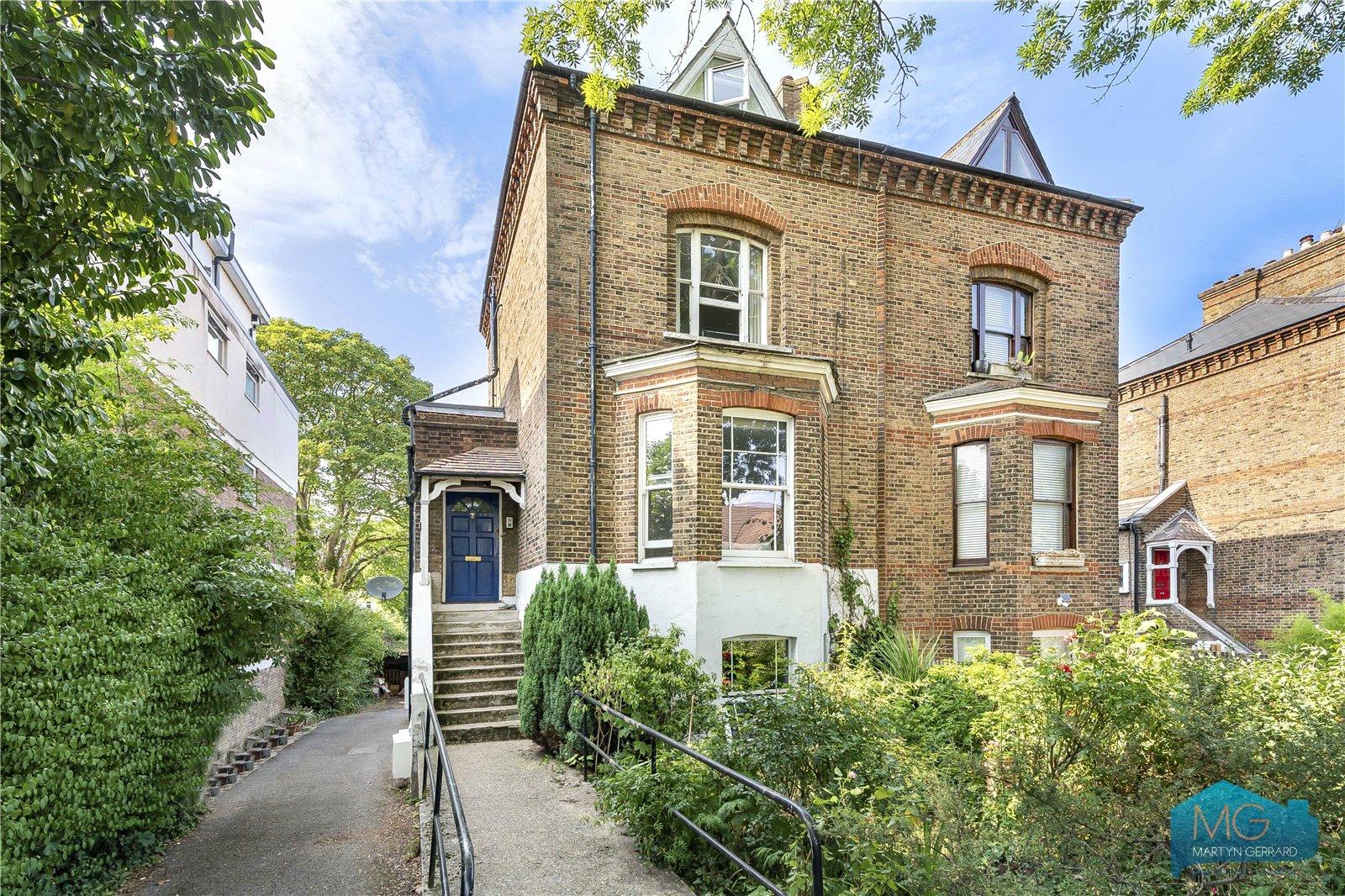 2 bedroom Apartment for sale - Martyn Gerrard