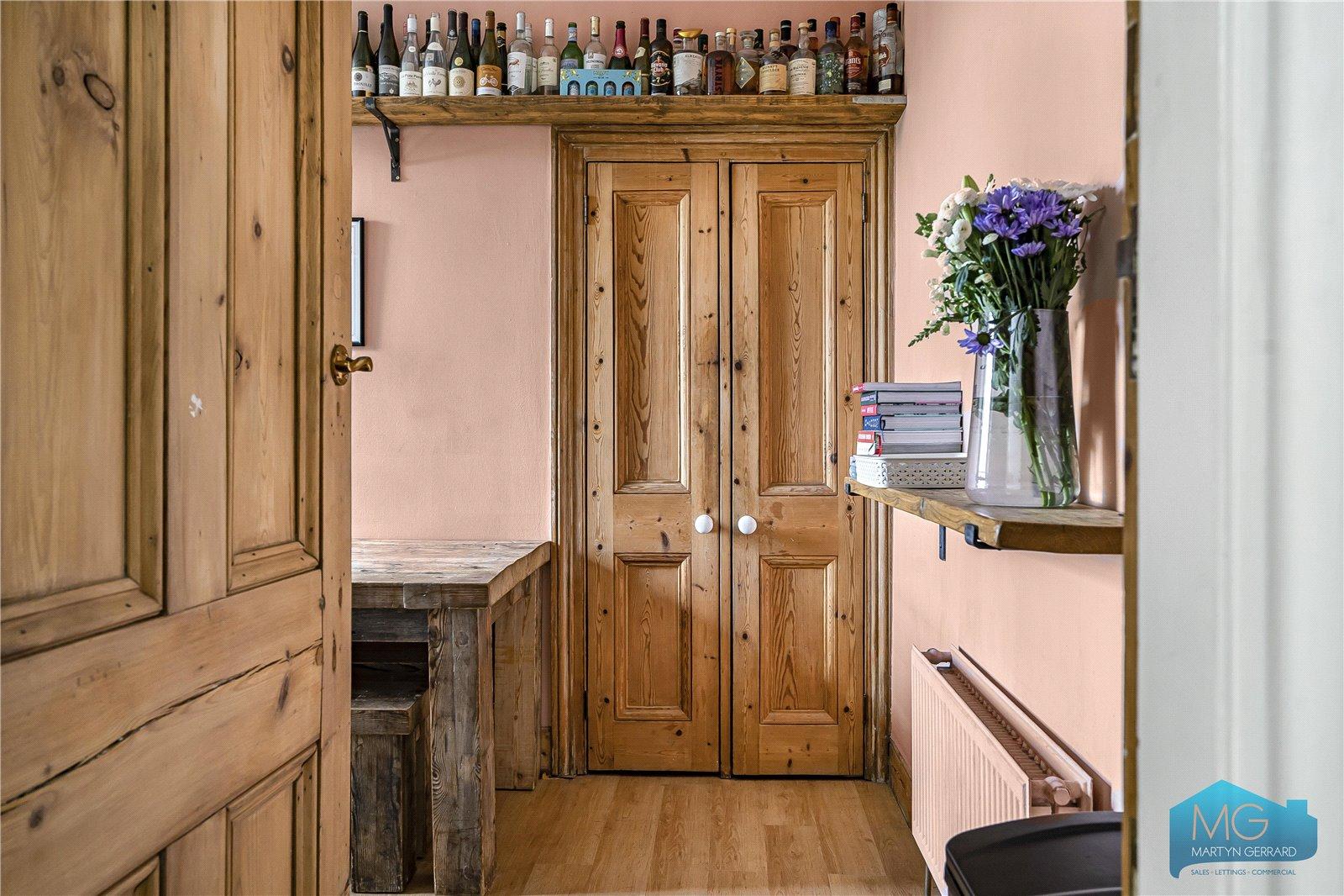 2 bedroom Apartment for sale - Martyn Gerrard