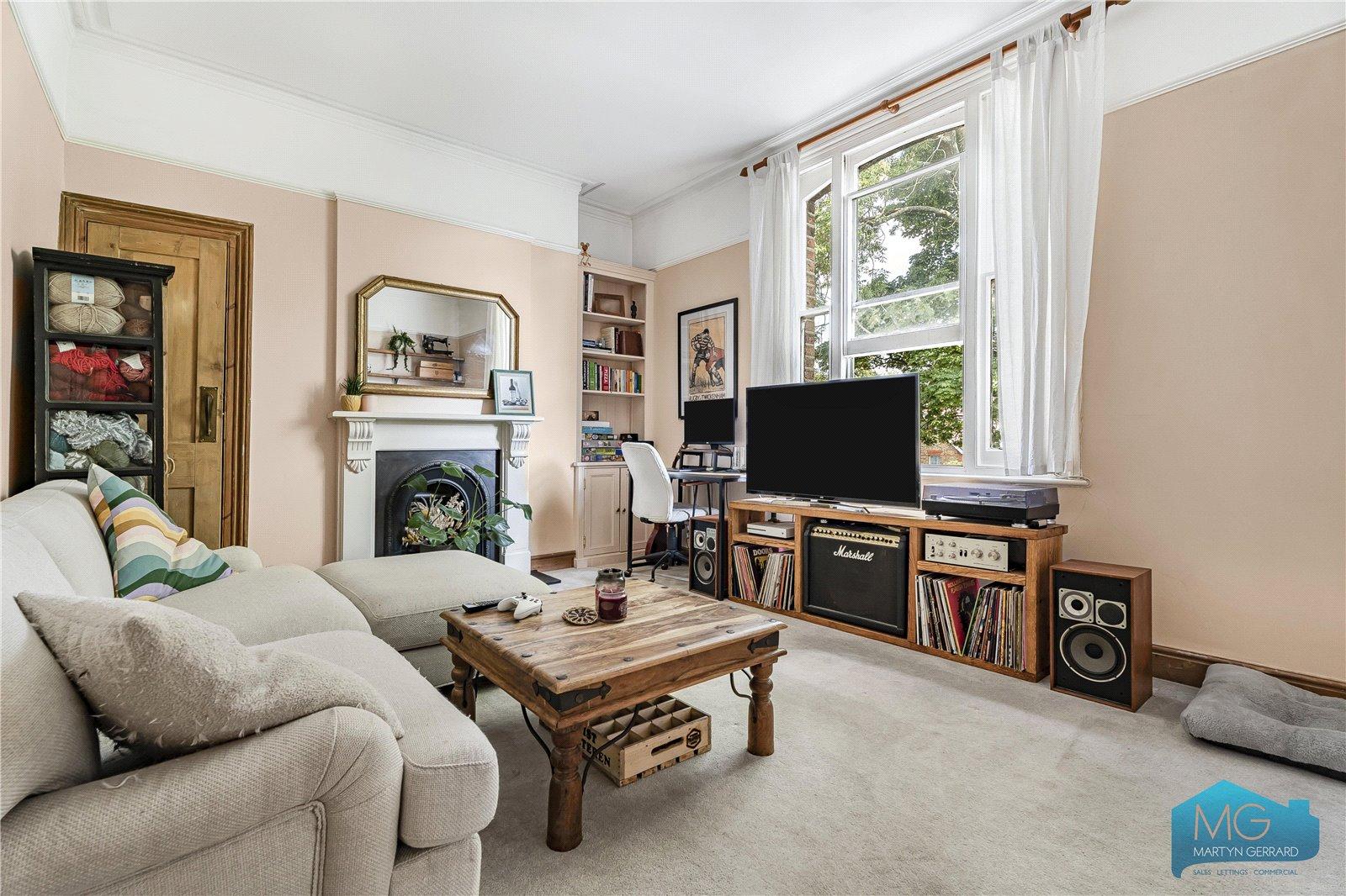 2 bedroom Apartment for sale - Martyn Gerrard