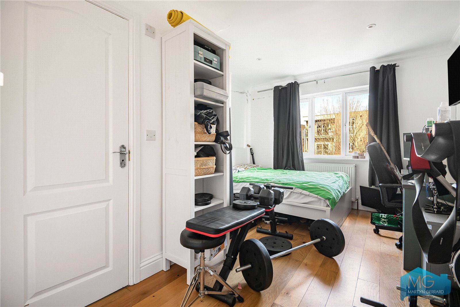 4 bedroom Semi-Detached House to rent - Martyn Gerrard
