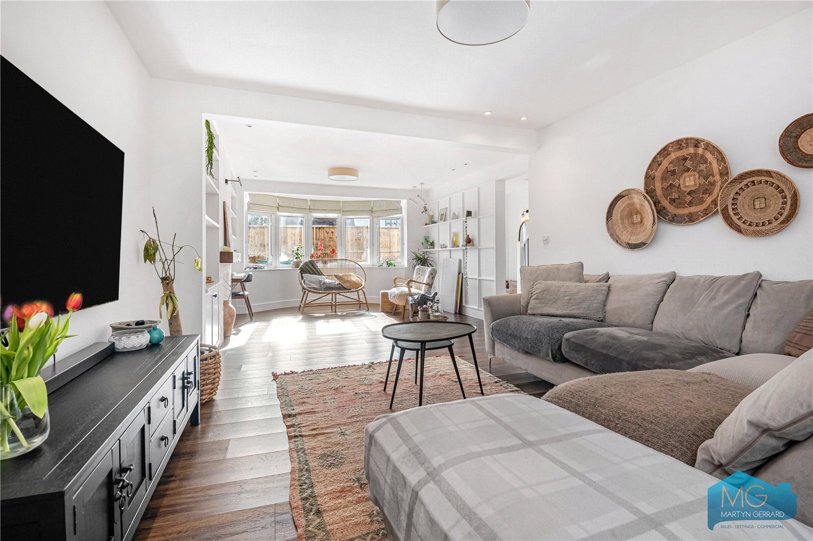 4 bedroom Semi-Detached House to rent - Martyn Gerrard