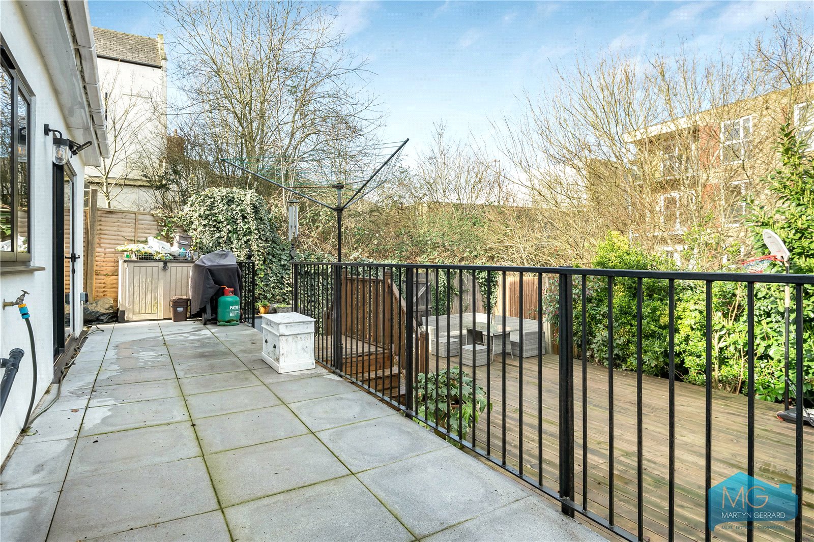 4 bedroom Semi-Detached House to rent - Martyn Gerrard