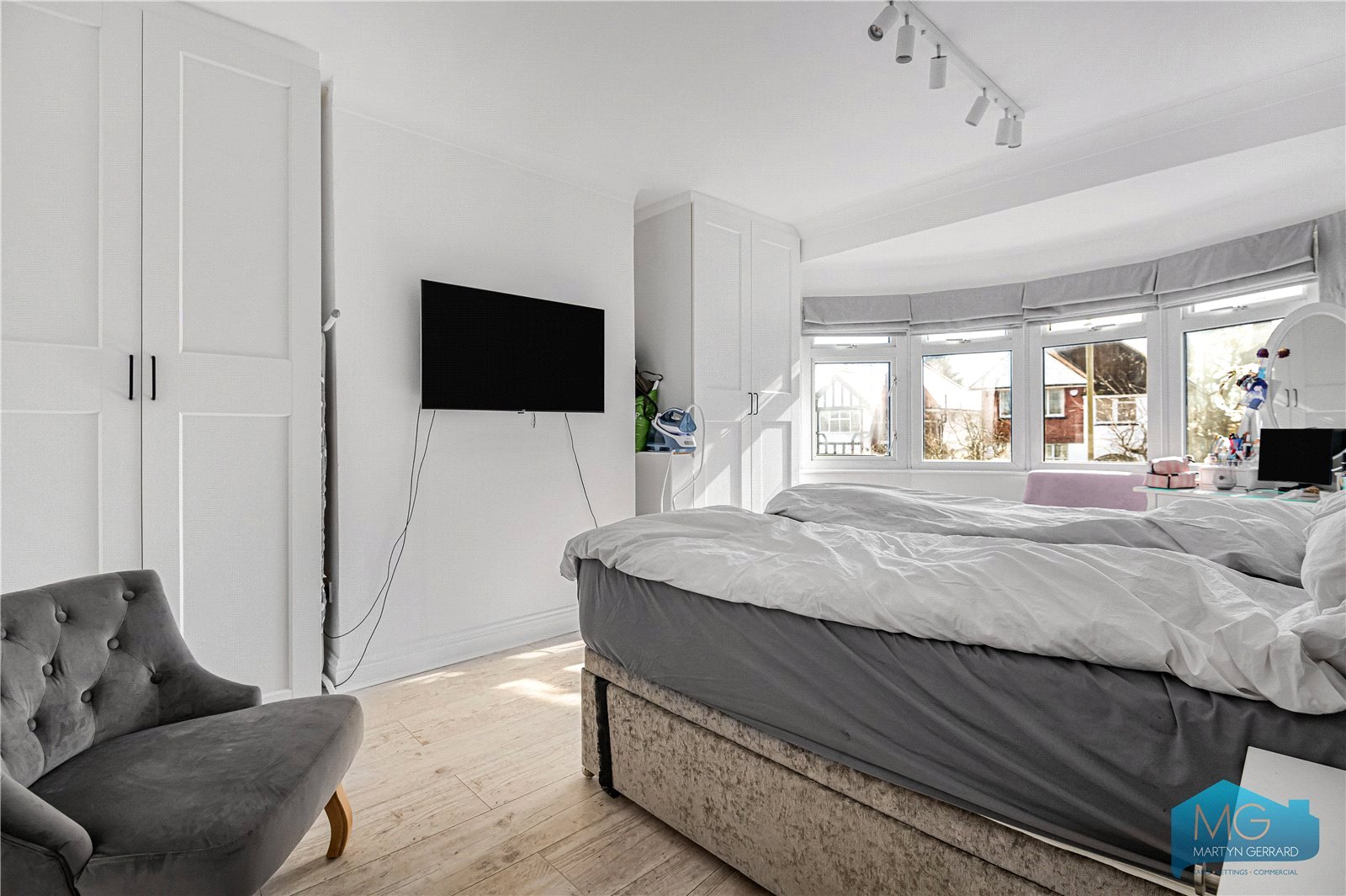 4 bedroom Semi-Detached House to rent - Martyn Gerrard