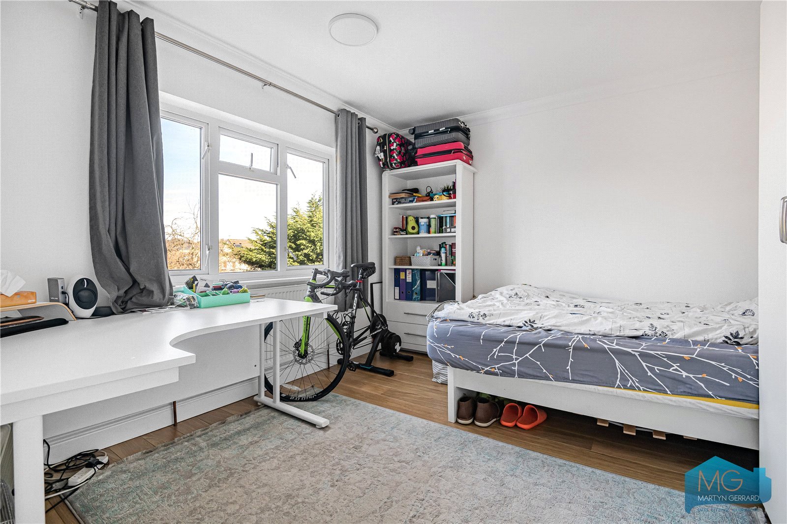 4 bedroom Semi-Detached House to rent - Martyn Gerrard