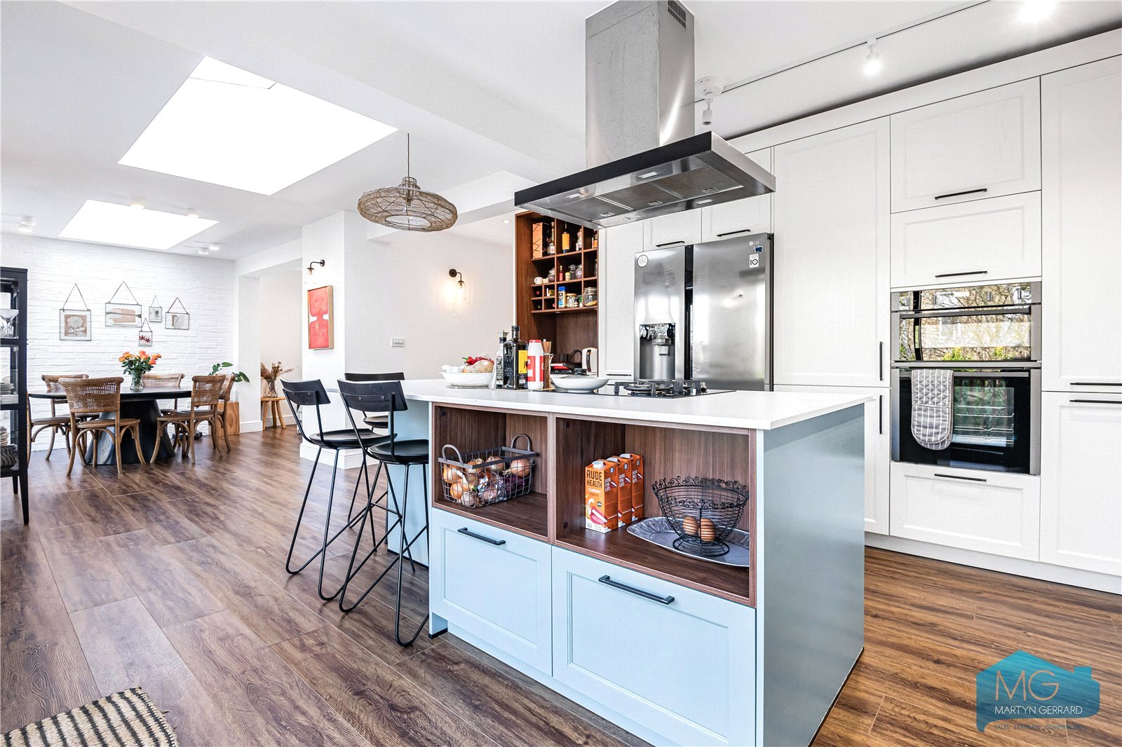 4 bedroom Semi-Detached House to rent - Martyn Gerrard
