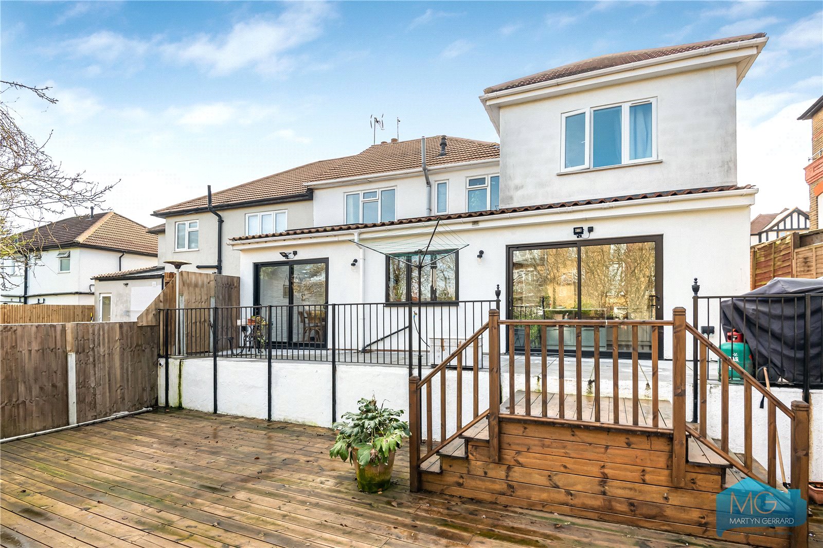 4 bedroom Semi-Detached House to rent - Martyn Gerrard