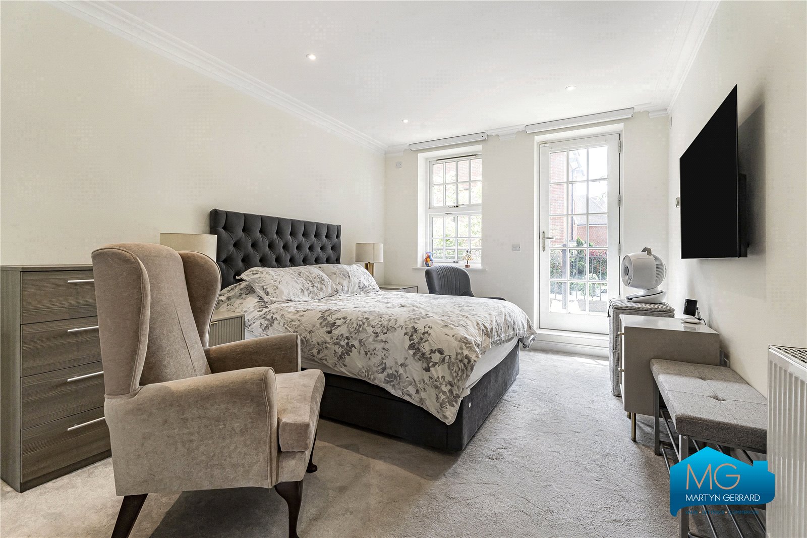 2 bedroom Ground Floor Flat to rent - Martyn Gerrard