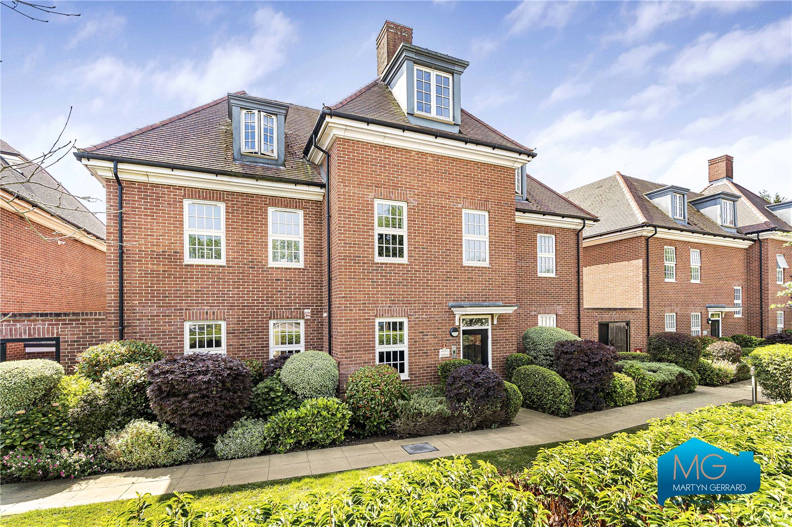 2 bedroom Ground Floor Flat to rent - Martyn Gerrard