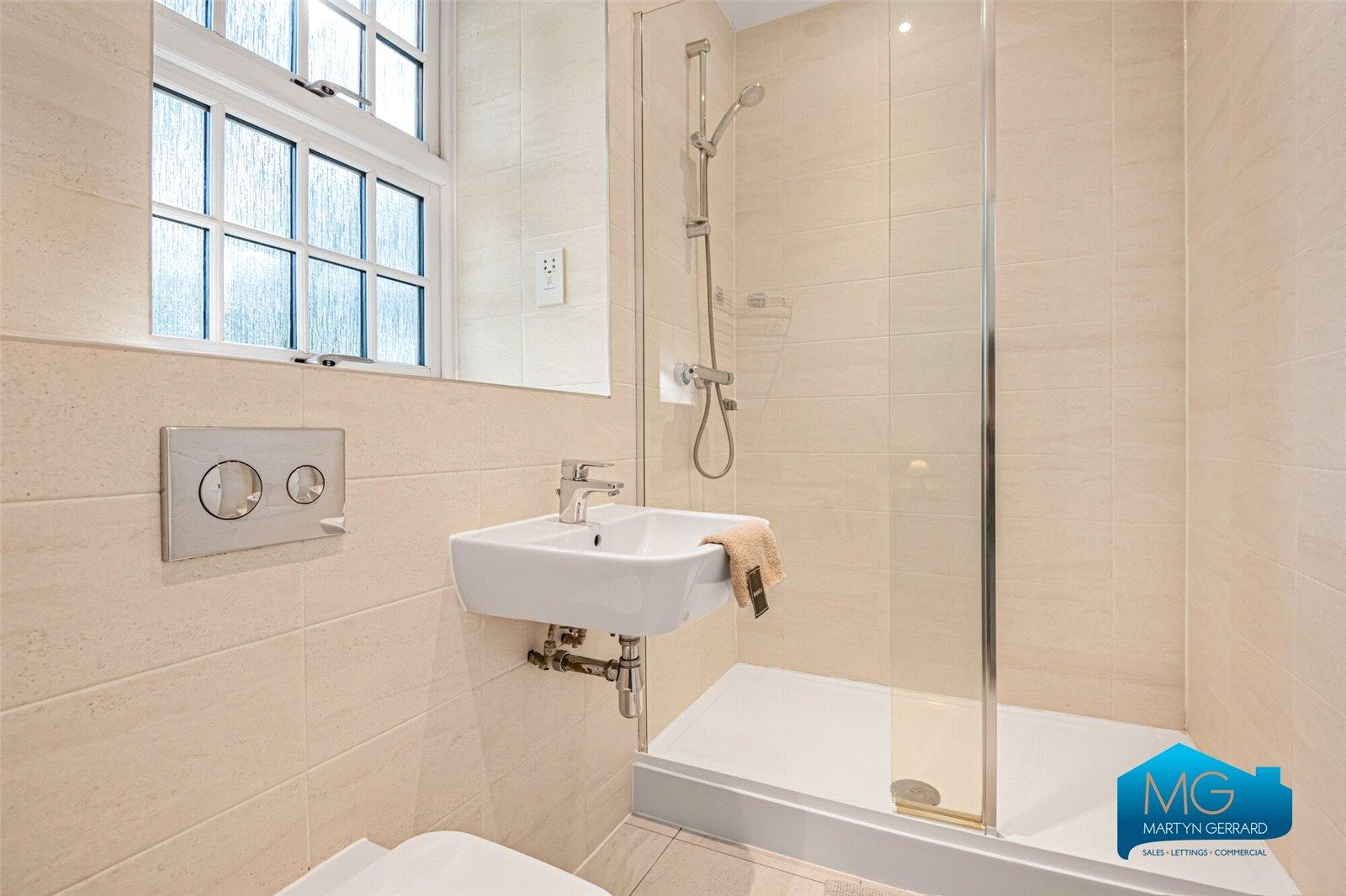 2 bedroom Ground Floor Flat to rent - Martyn Gerrard