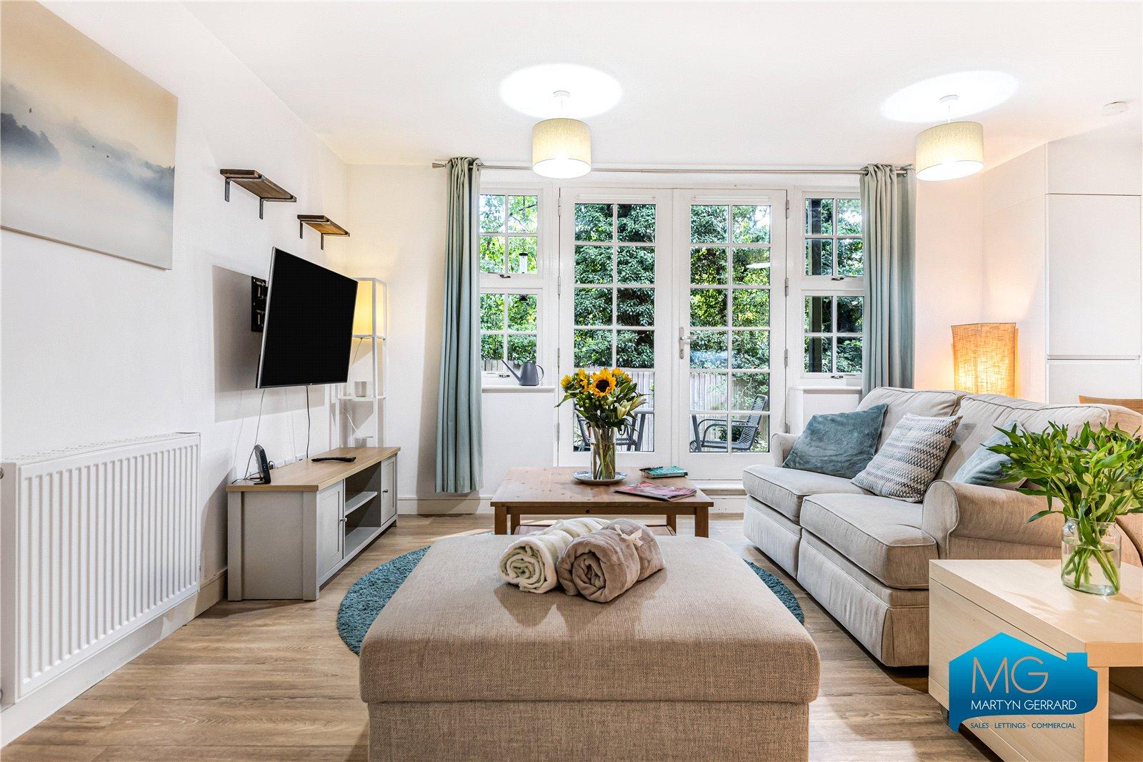 2 bedroom Ground Floor Flat to rent - Martyn Gerrard