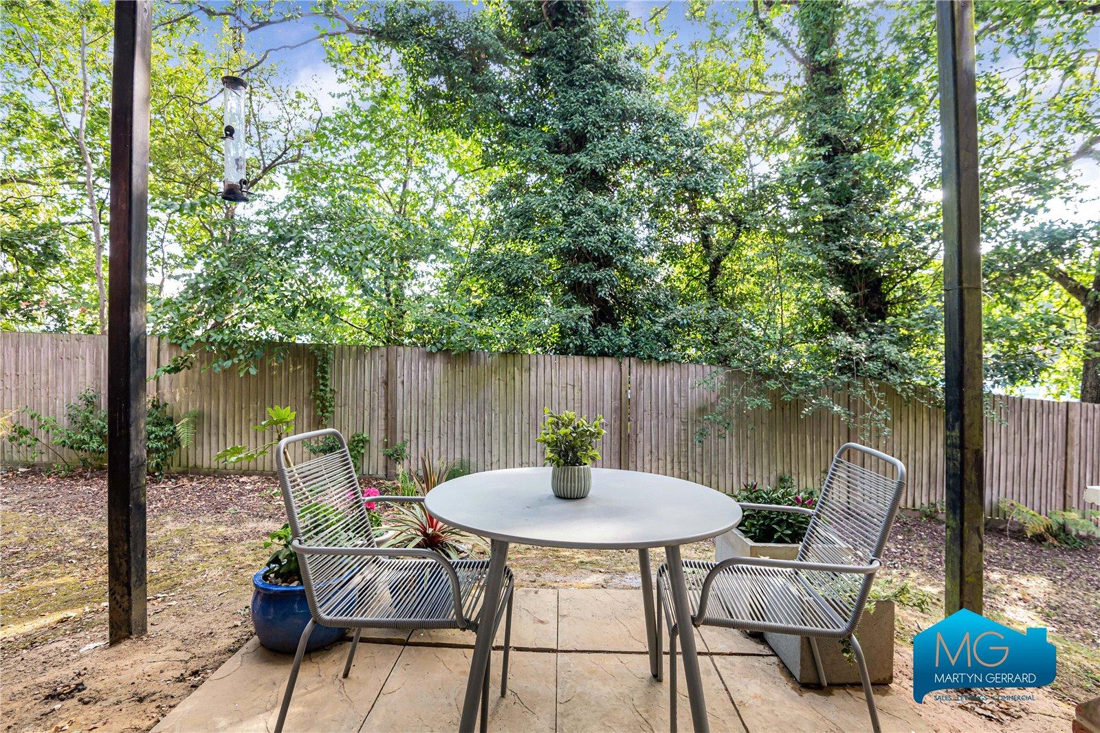 2 bedroom Ground Floor Flat to rent - Martyn Gerrard