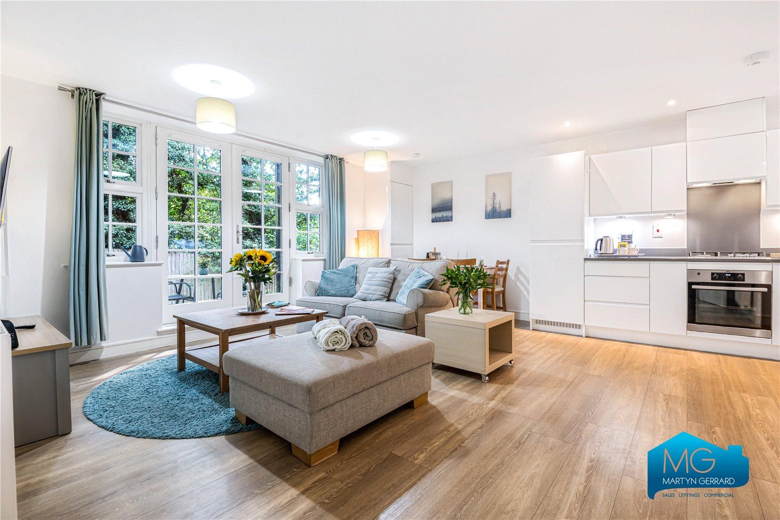 2 bedroom Ground Floor Flat to rent - Martyn Gerrard