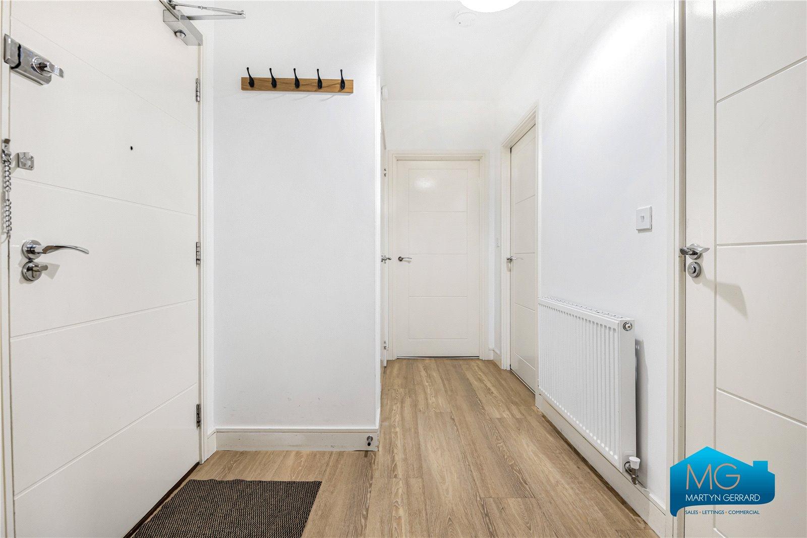2 bedroom Ground Floor Flat to rent - Martyn Gerrard