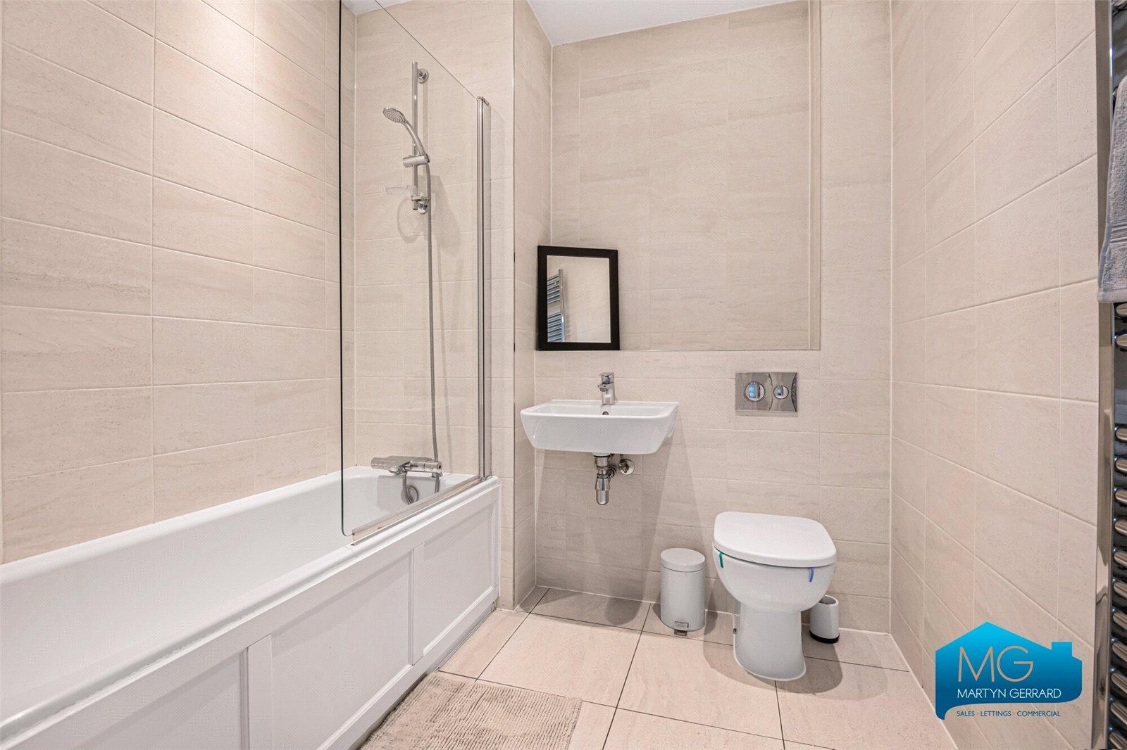 2 bedroom Ground Floor Flat to rent - Martyn Gerrard