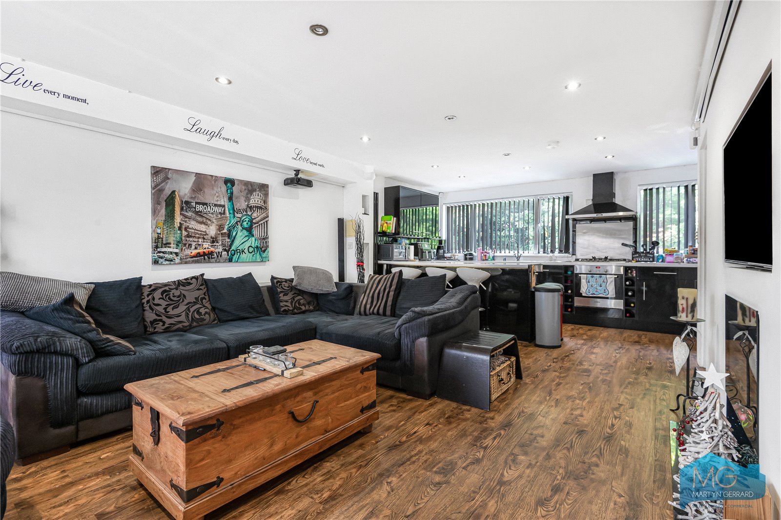 4 bedroom Terraced House for sale - Martyn Gerrard