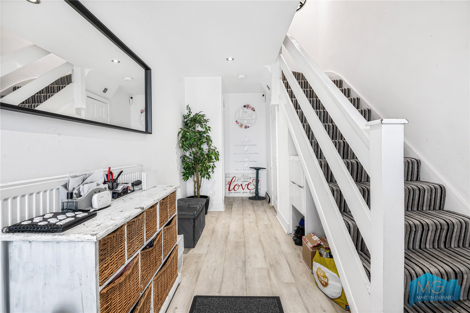 4 bedroom Terraced House for sale - Martyn Gerrard