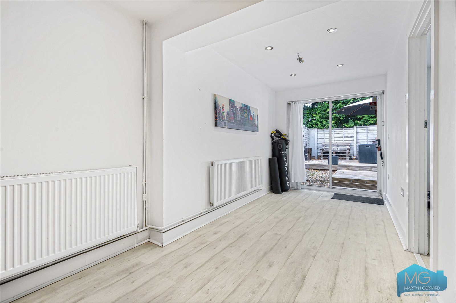 4 bedroom Terraced House for sale - Martyn Gerrard