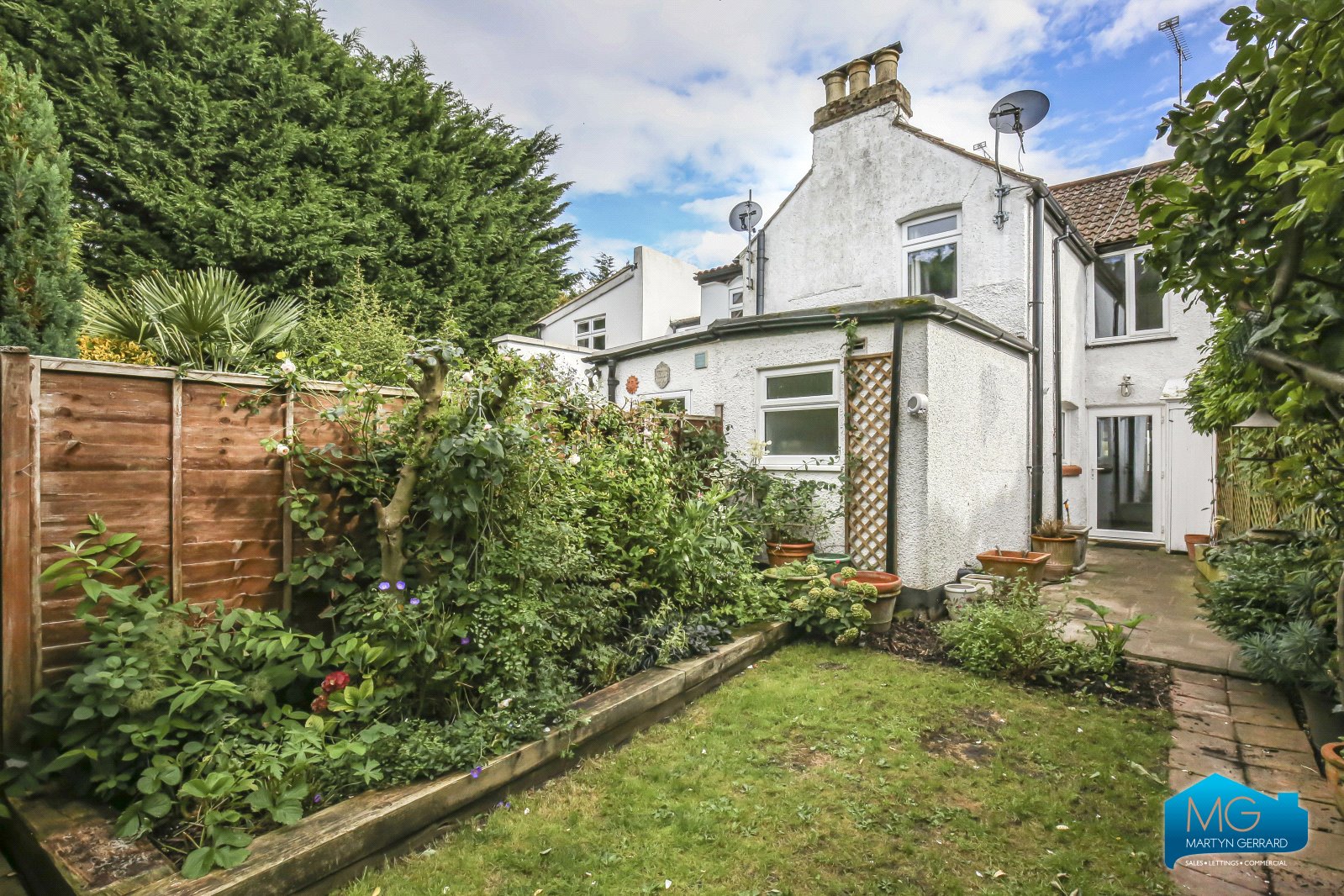 2 bedroom Terraced House to rent - Martyn Gerrard