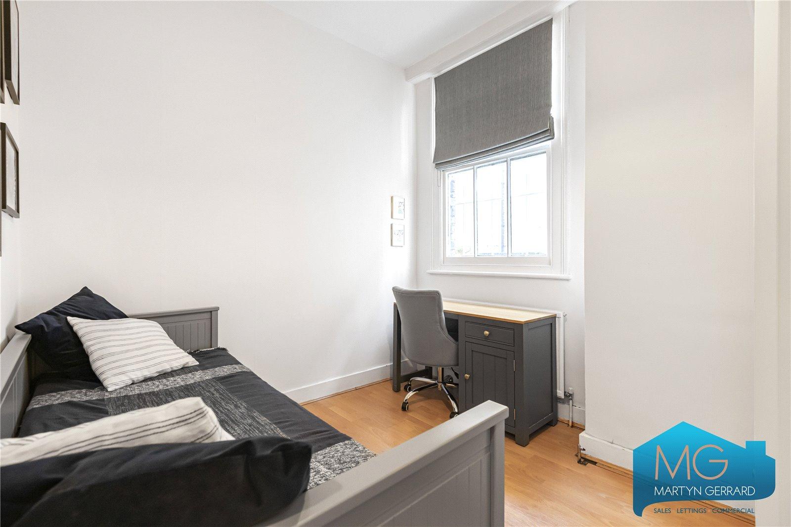 2 bedroom Apartment for sale - Martyn Gerrard