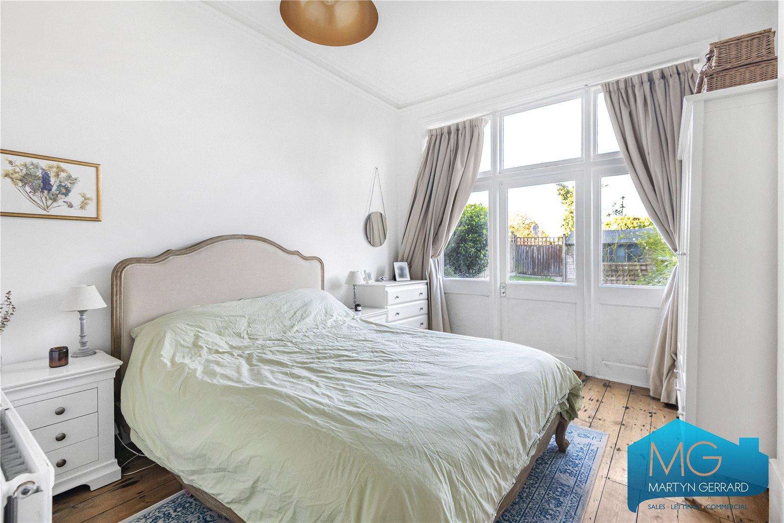 2 bedroom Apartment for sale - Martyn Gerrard