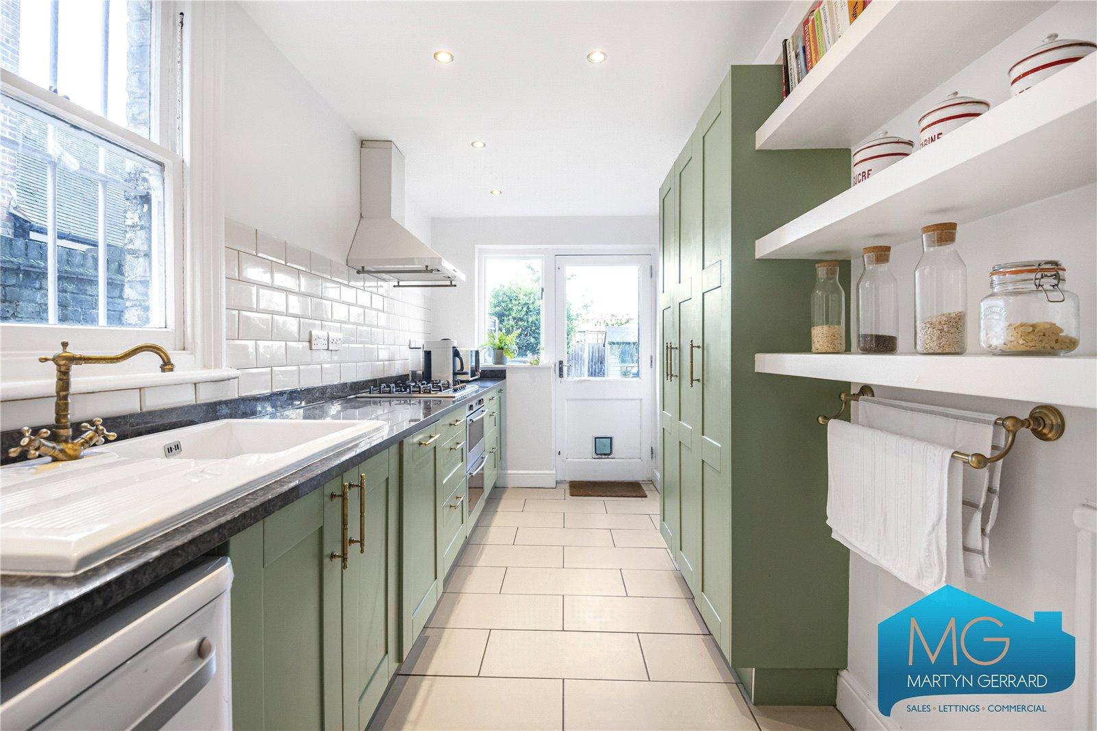 2 bedroom Apartment for sale - Martyn Gerrard