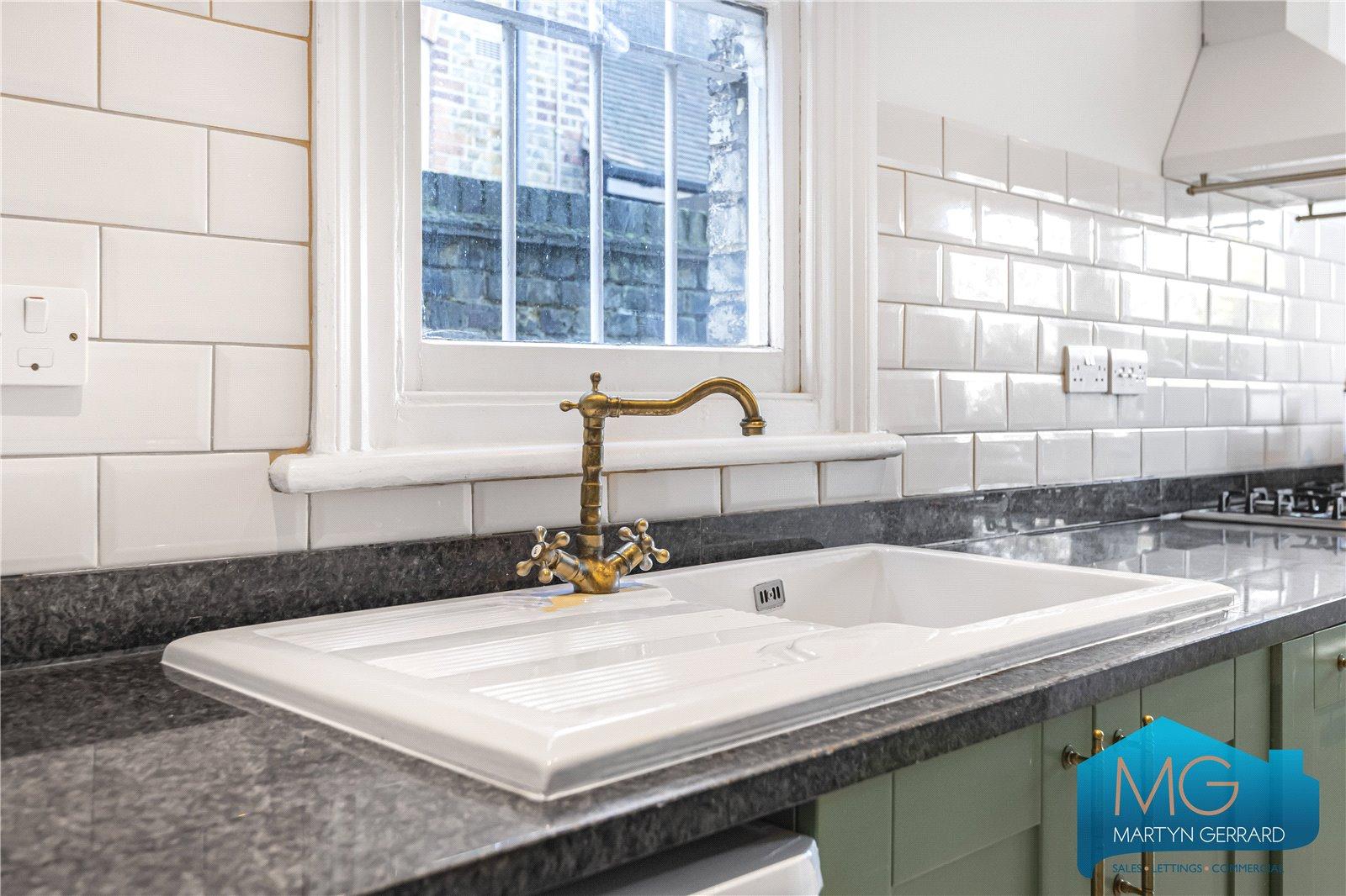 2 bedroom Apartment for sale - Martyn Gerrard