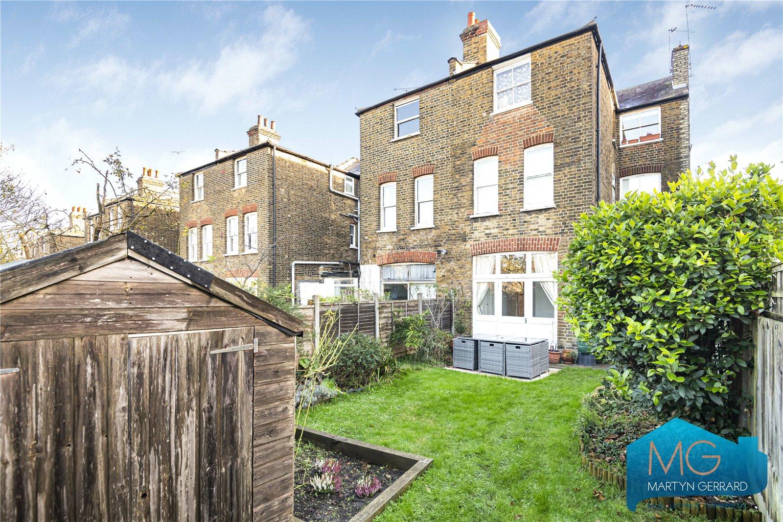 2 bedroom Apartment for sale - Martyn Gerrard