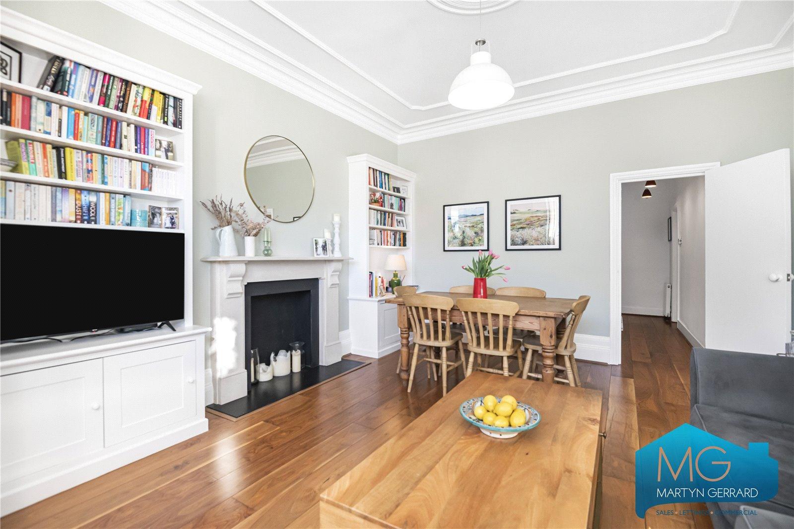 2 bedroom Apartment for sale - Martyn Gerrard