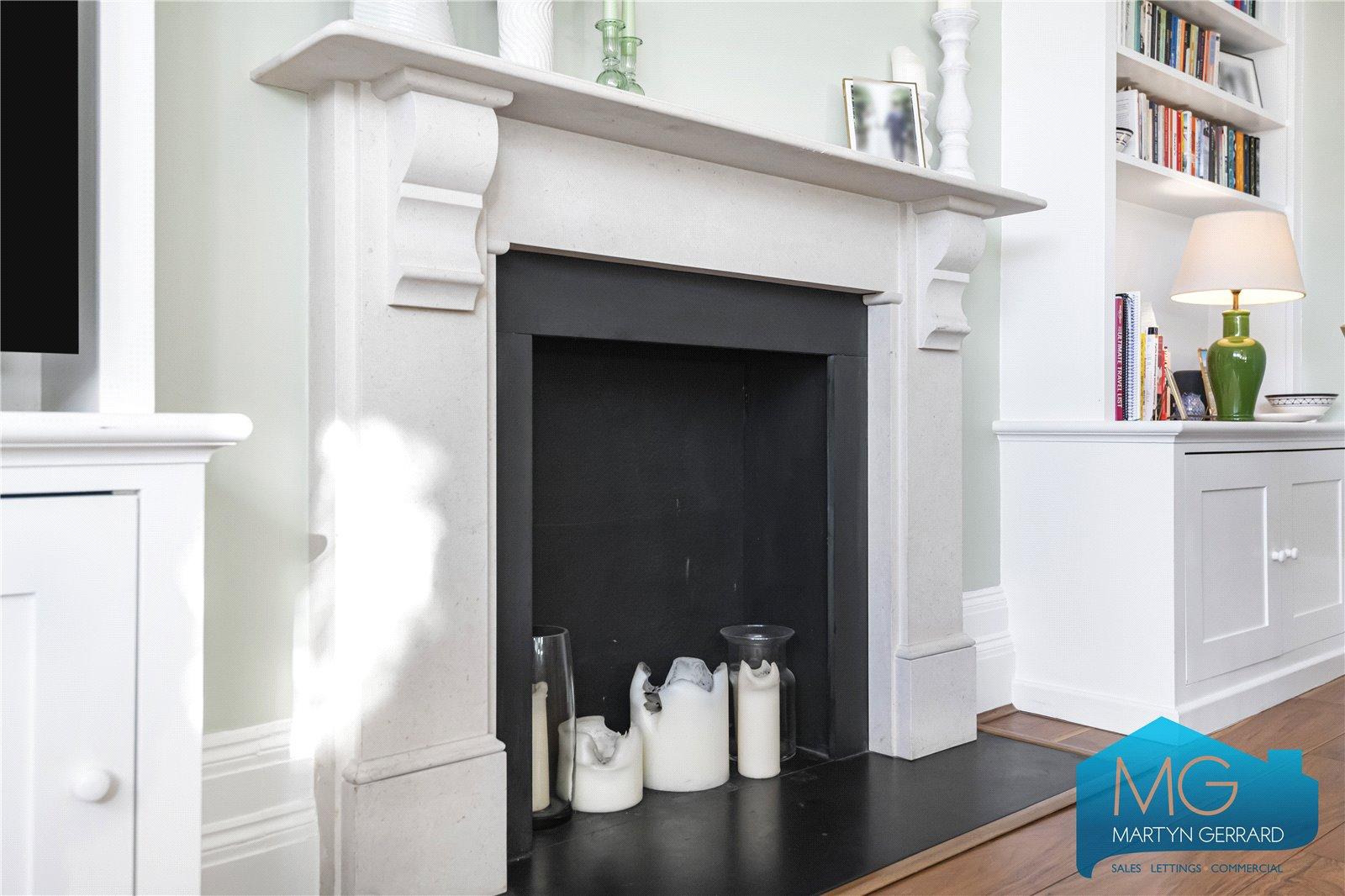 2 bedroom Apartment for sale - Martyn Gerrard
