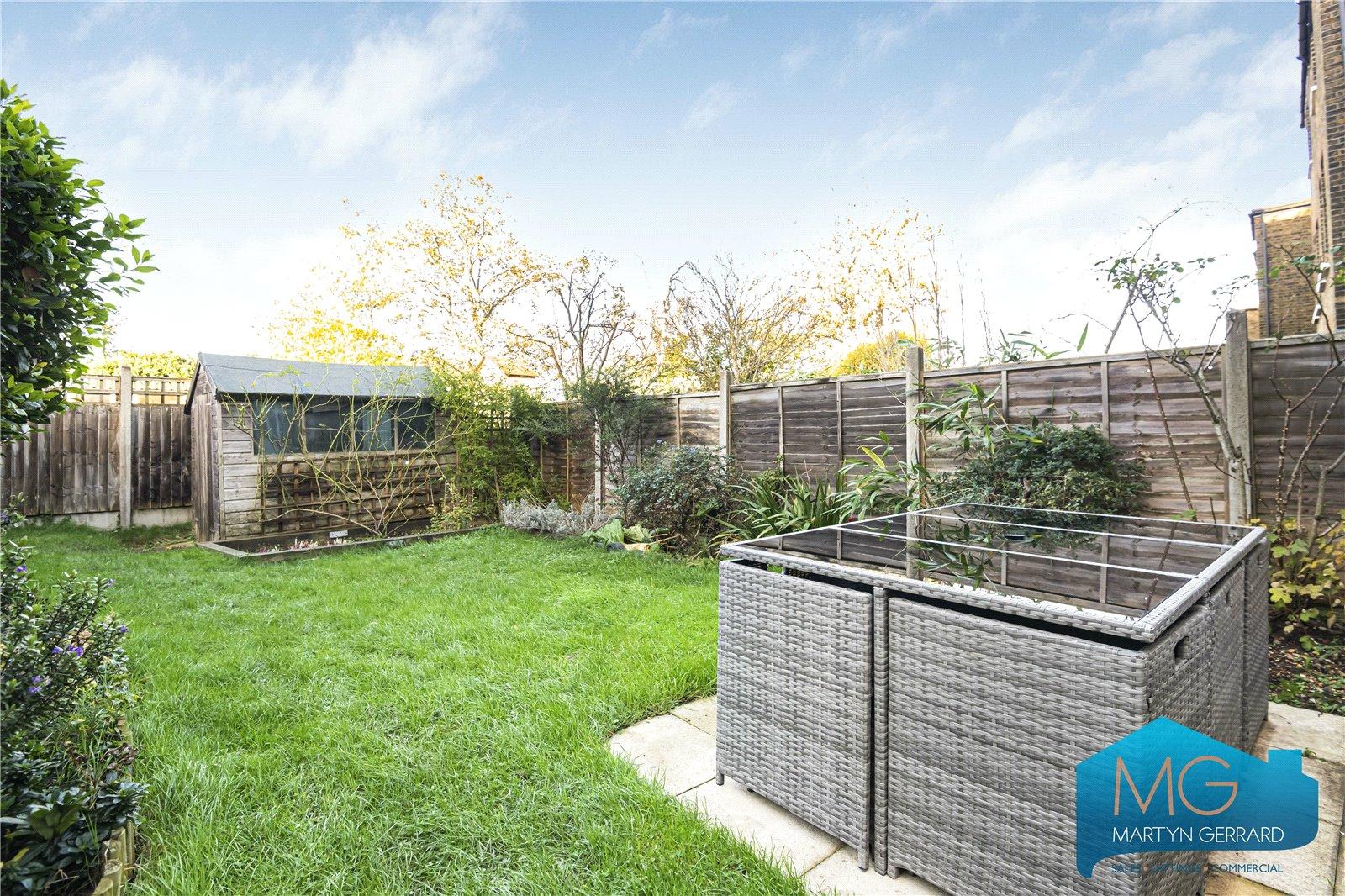 2 bedroom Apartment for sale - Martyn Gerrard