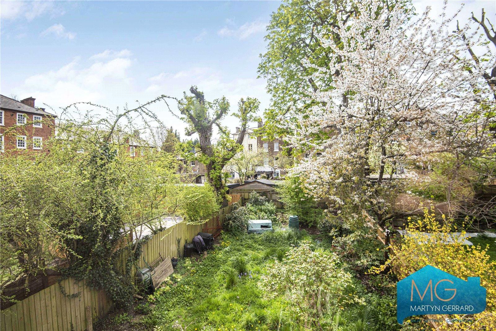 2 bedroom Apartment for sale - Martyn Gerrard