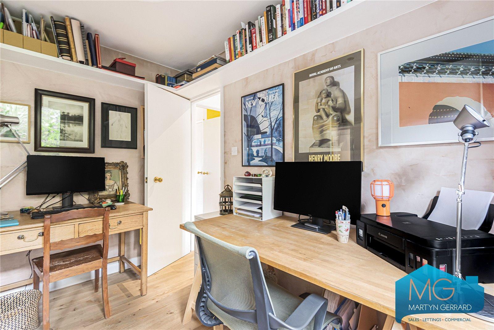 4 bedroom House for sale - Martyn Gerrard