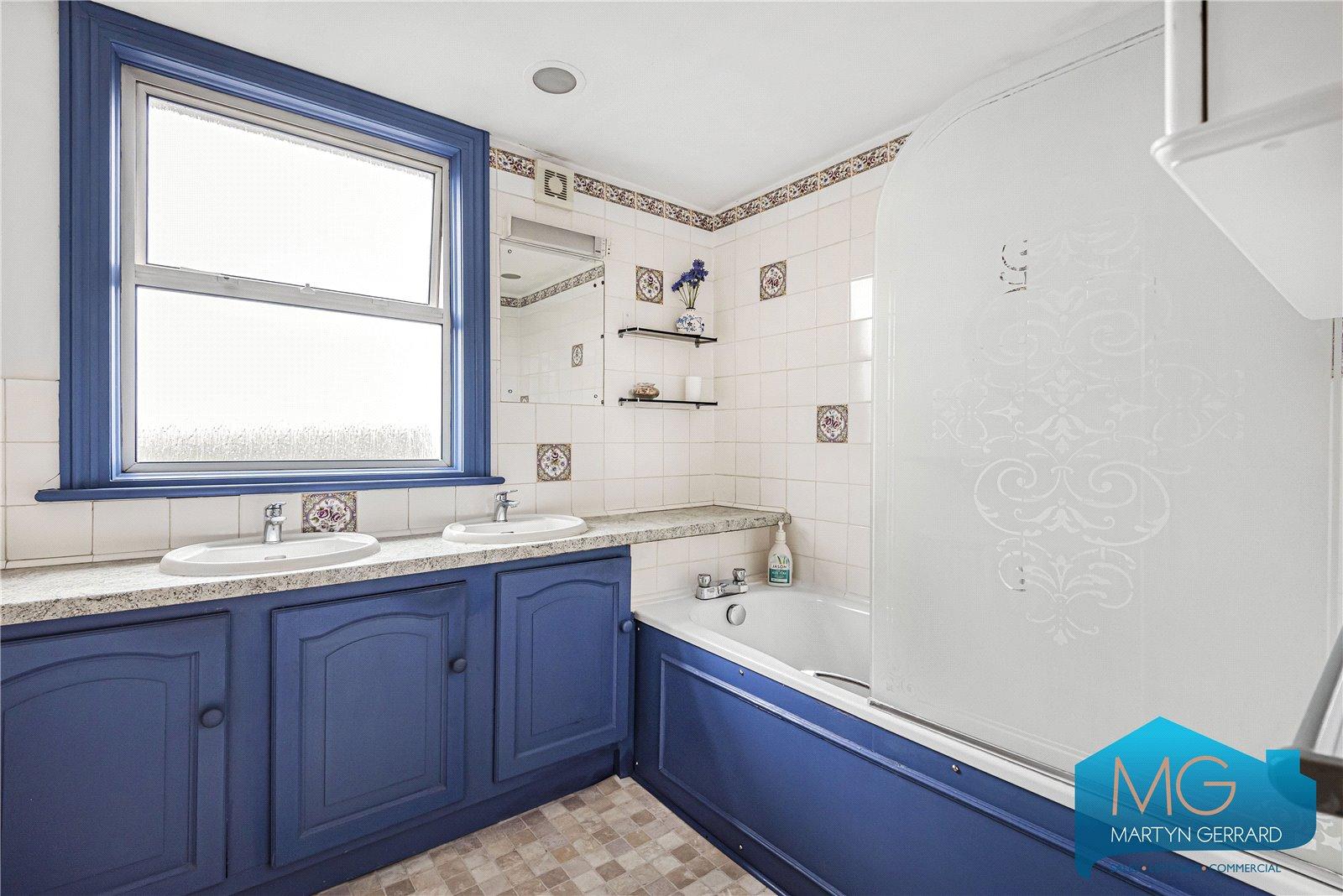 5 bedroom End of Terrace House for sale - Martyn Gerrard