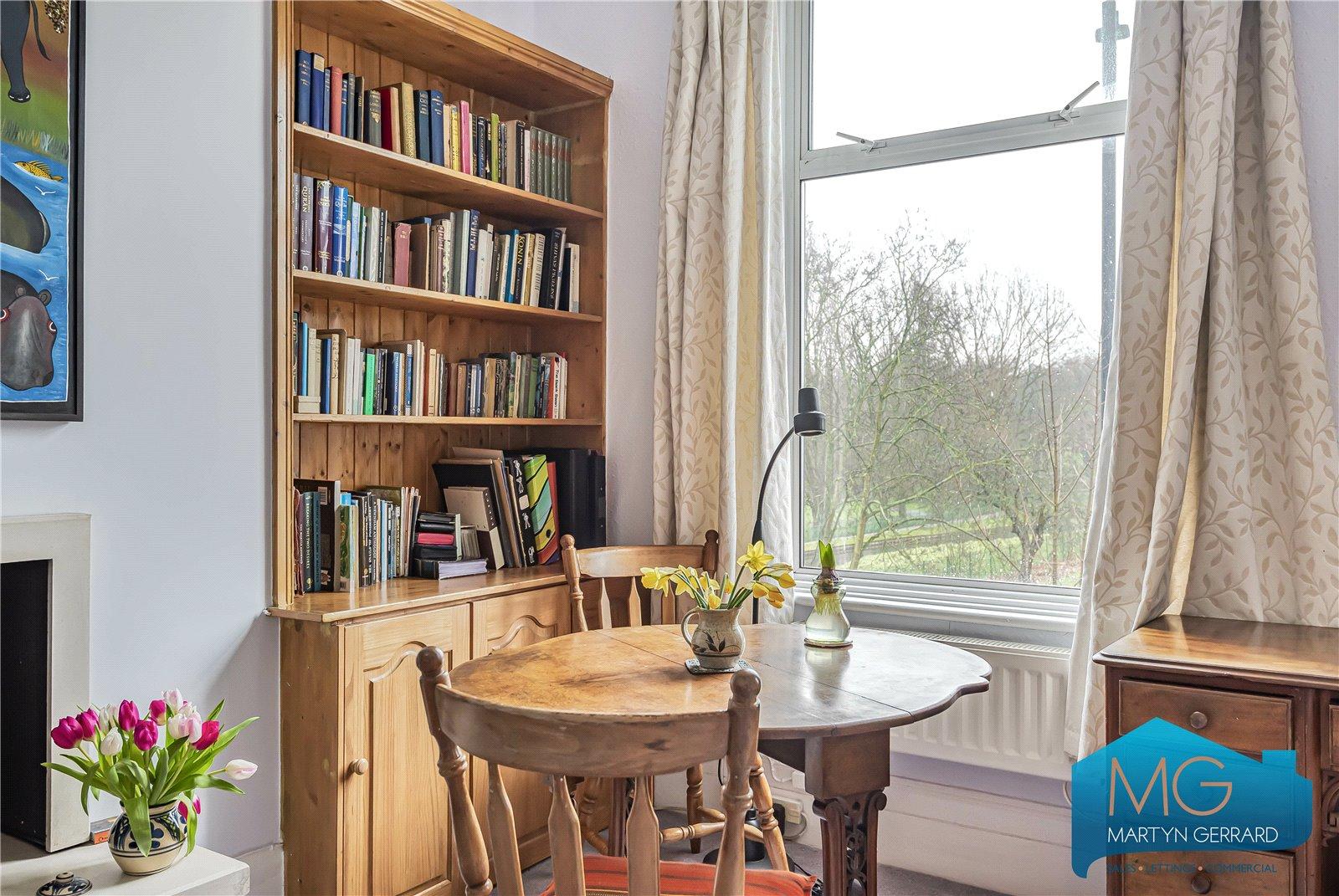2 bedroom Apartment for sale - Martyn Gerrard