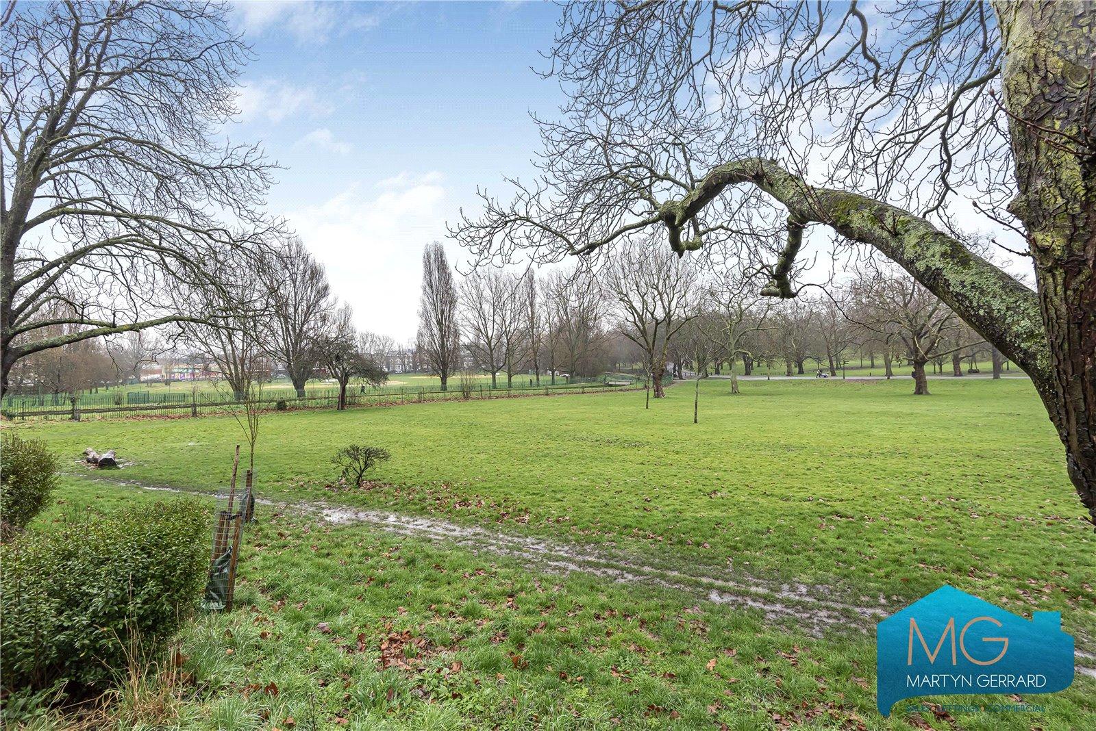 2 bedroom Apartment for sale - Martyn Gerrard