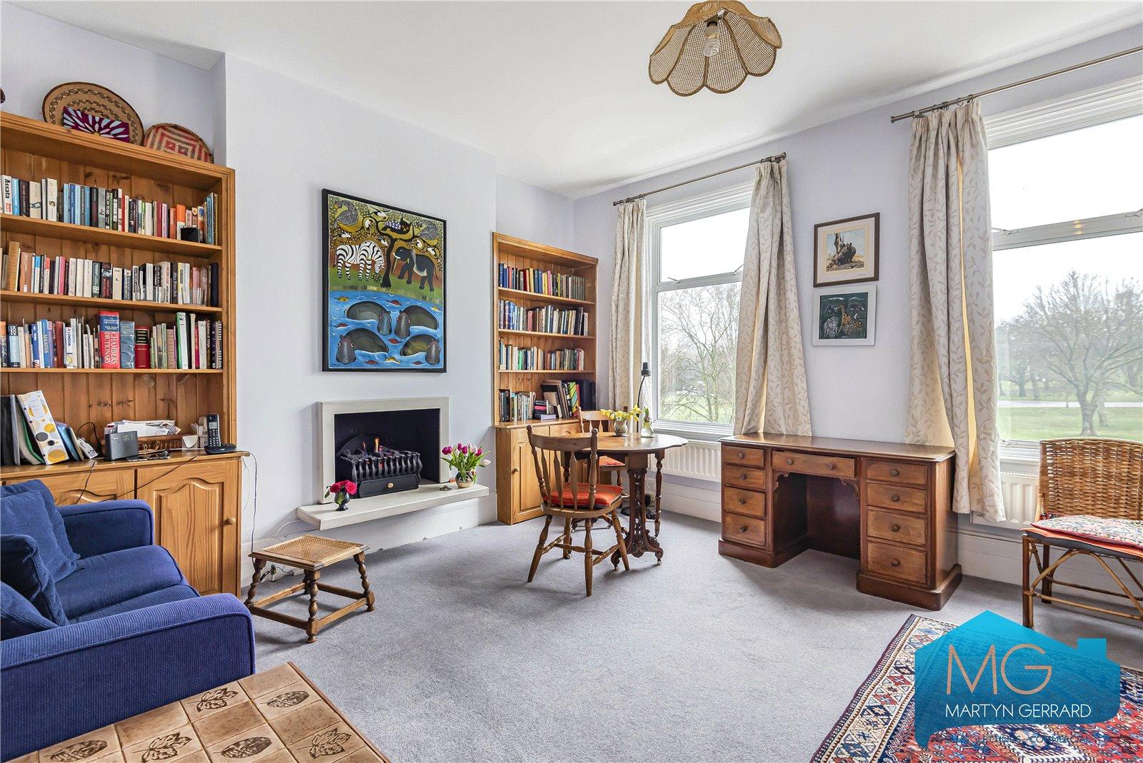 2 bedroom Apartment for sale - Martyn Gerrard