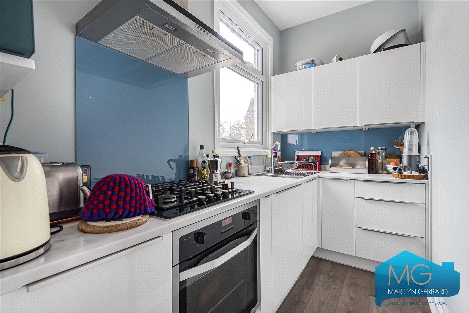 2 bedroom Apartment for sale - Martyn Gerrard