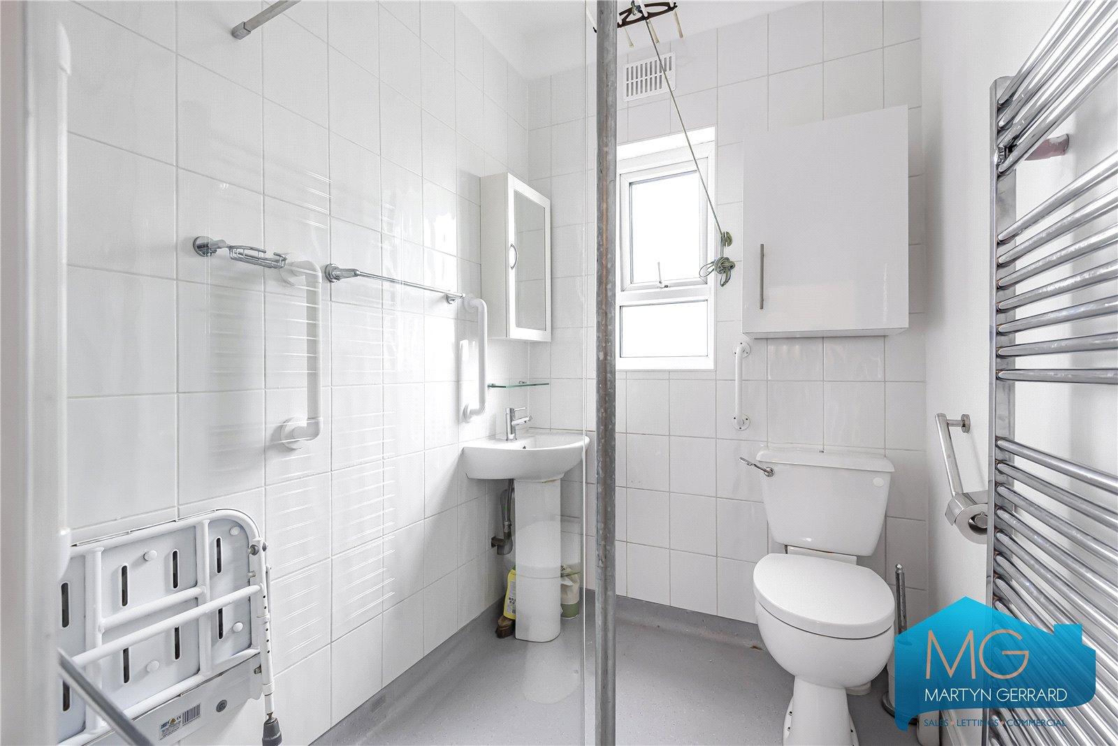 2 bedroom Apartment for sale - Martyn Gerrard