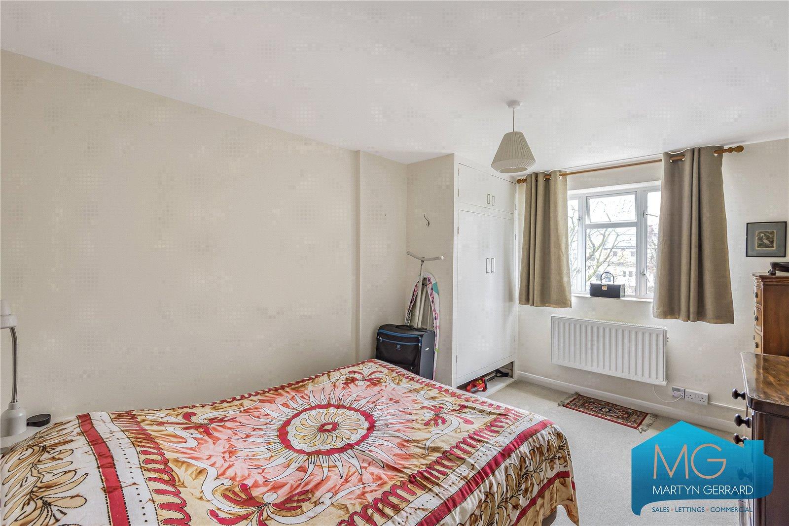 2 bedroom Apartment for sale - Martyn Gerrard