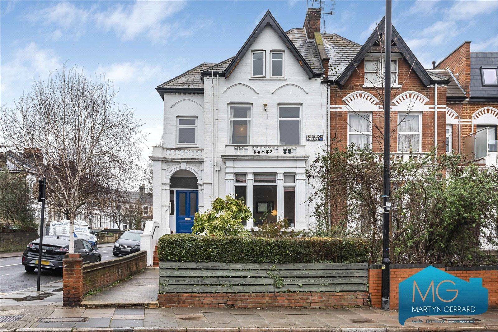 2 bedroom Apartment for sale - Martyn Gerrard