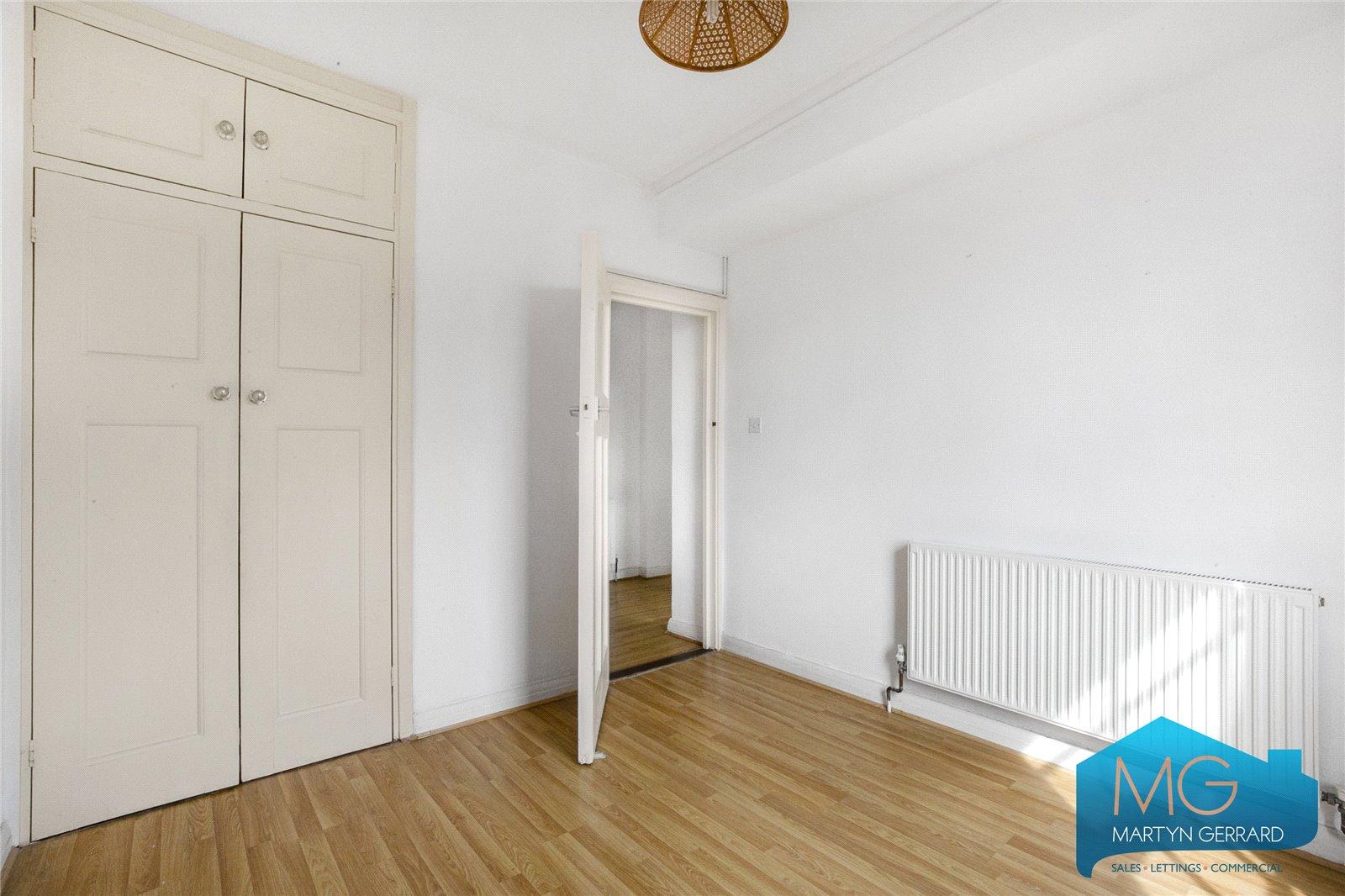 2 bedroom Apartment for sale - Martyn Gerrard