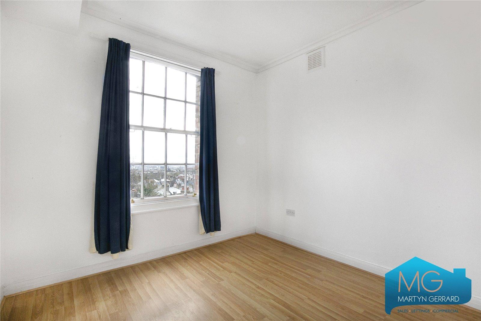 2 bedroom Apartment for sale - Martyn Gerrard