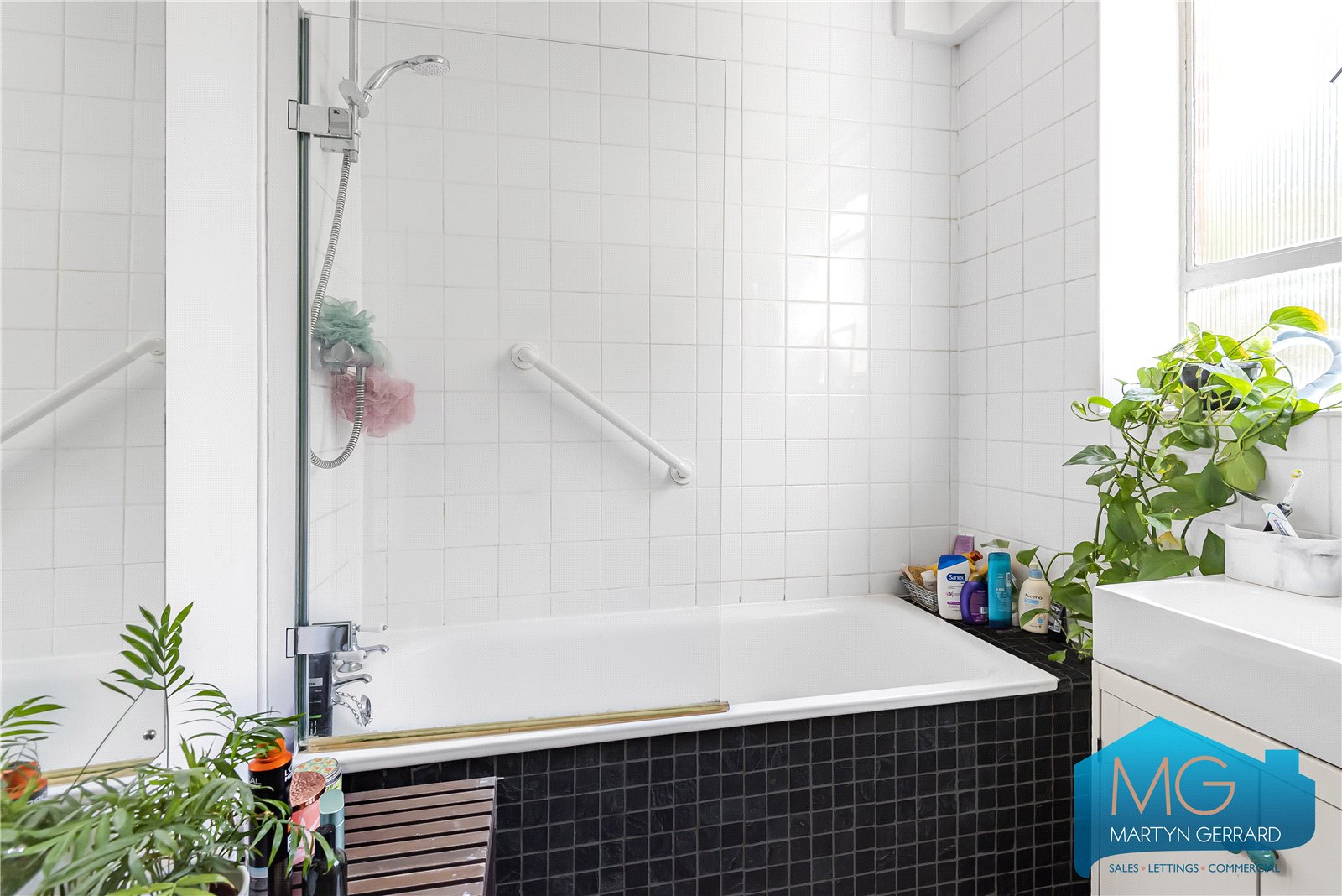 2 bedroom Apartment for sale - Martyn Gerrard