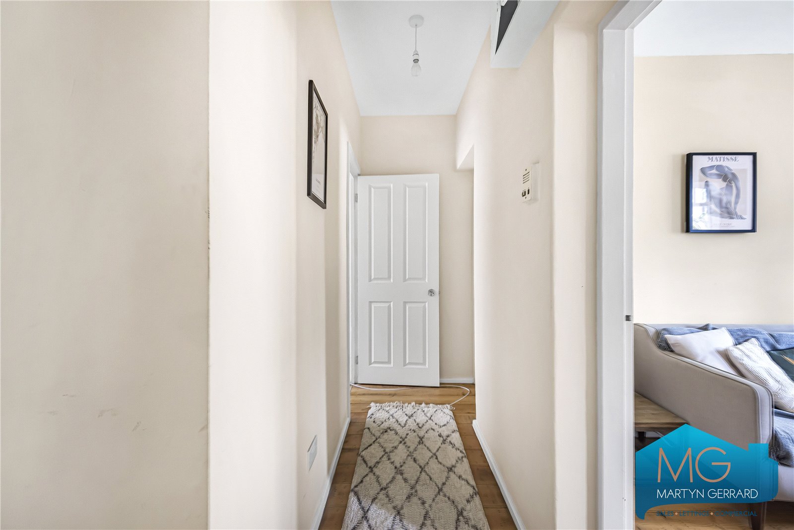 2 bedroom Apartment for sale - Martyn Gerrard