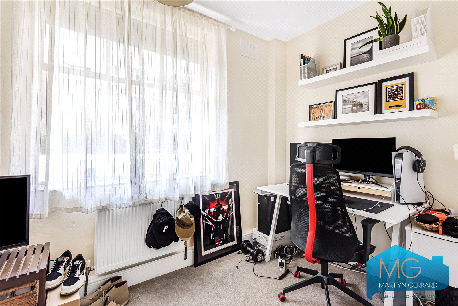 2 bedroom Apartment for sale - Martyn Gerrard