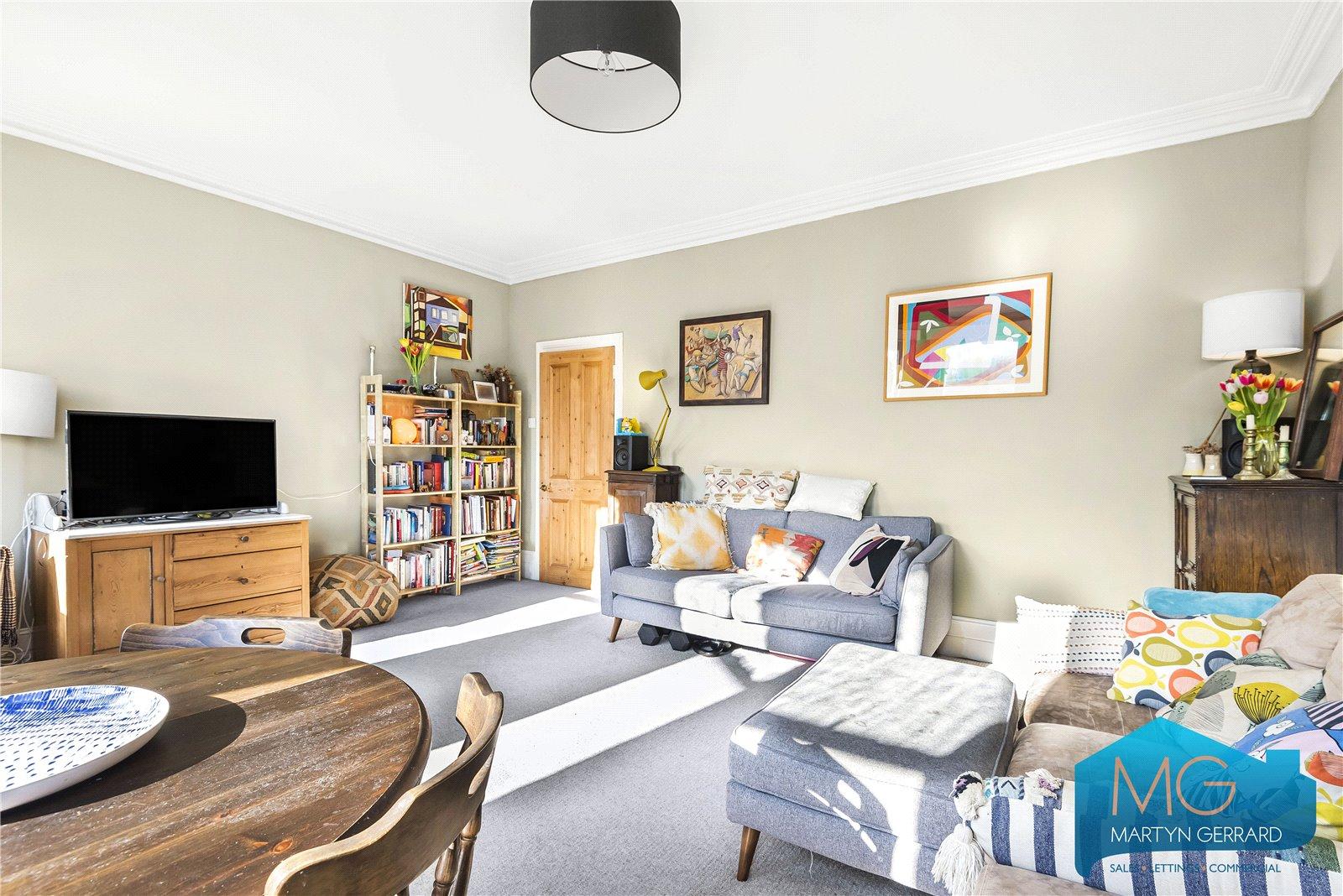 3 bedroom Apartment for sale - Martyn Gerrard