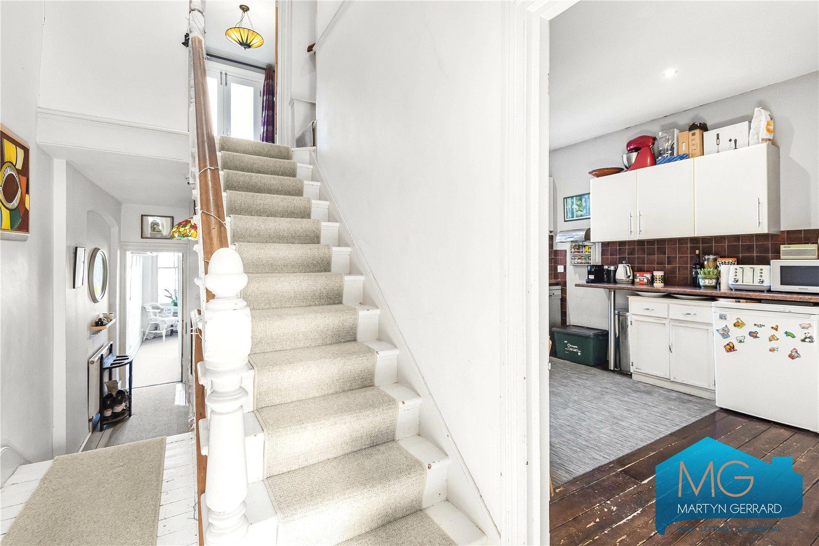 3 bedroom Apartment for sale - Martyn Gerrard