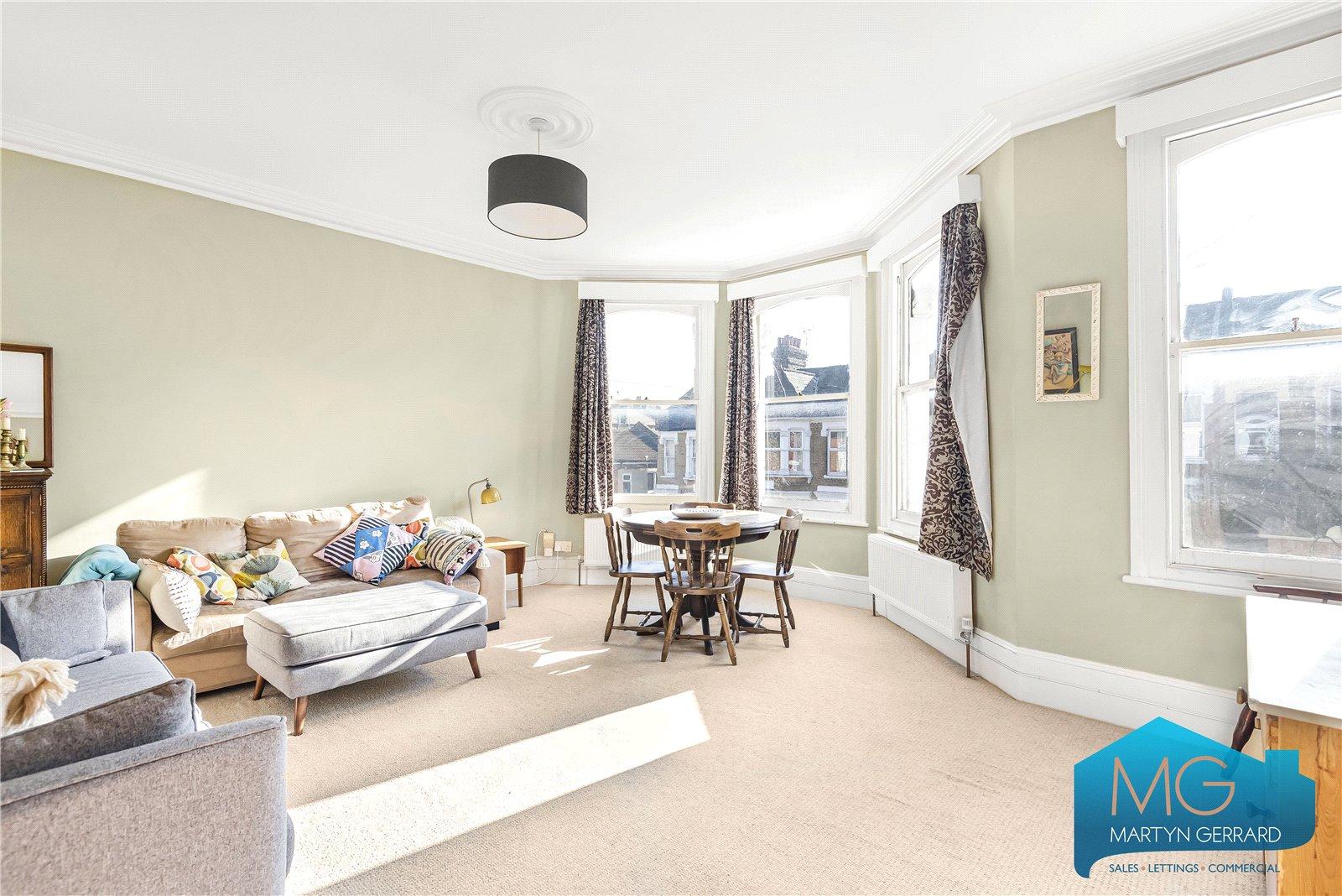 3 bedroom Apartment for sale - Martyn Gerrard